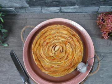 Torta di mele e pasta sfoglia: il dolce furbo che conquista al primo morso