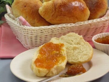 Panini al latte: ricetta facile per panini soffici e fragranti
