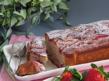 Plumcake alle fragole soffice e senza burro: Ricetta facile e veloce!