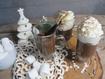 Cioccolata calda fatta in casa: Ricetta facile e veloce