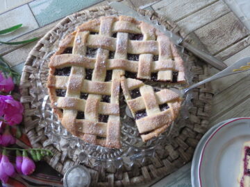 Crostata alle Ciliegie Fresche: Semplice, Friabile e Irresistibile