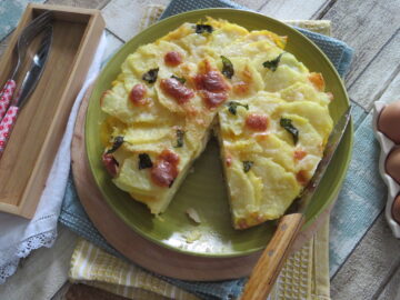 Frittata di patate: Ricetta veloce e golosissima