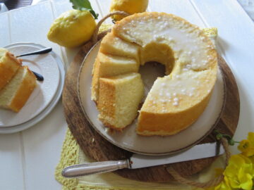 Chiffon cake al limone, soffice e profumata