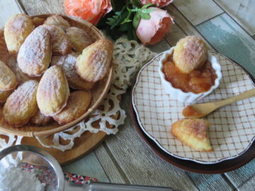 Madeleine: la ricetta con foto dei dolcetti francesi