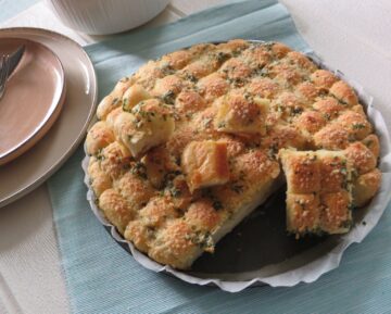Pane all'aglio (Garlic bread): ricetta americana semplice e sfiziosa