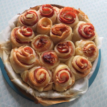 Torta delle rose salata: ricetta facilissima e veloce