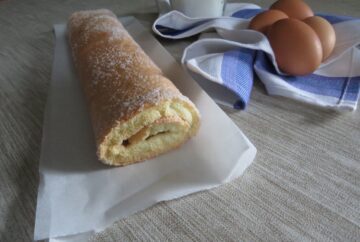 Pasta biscotto classica: ricetta base per rotoli e dolci a strati