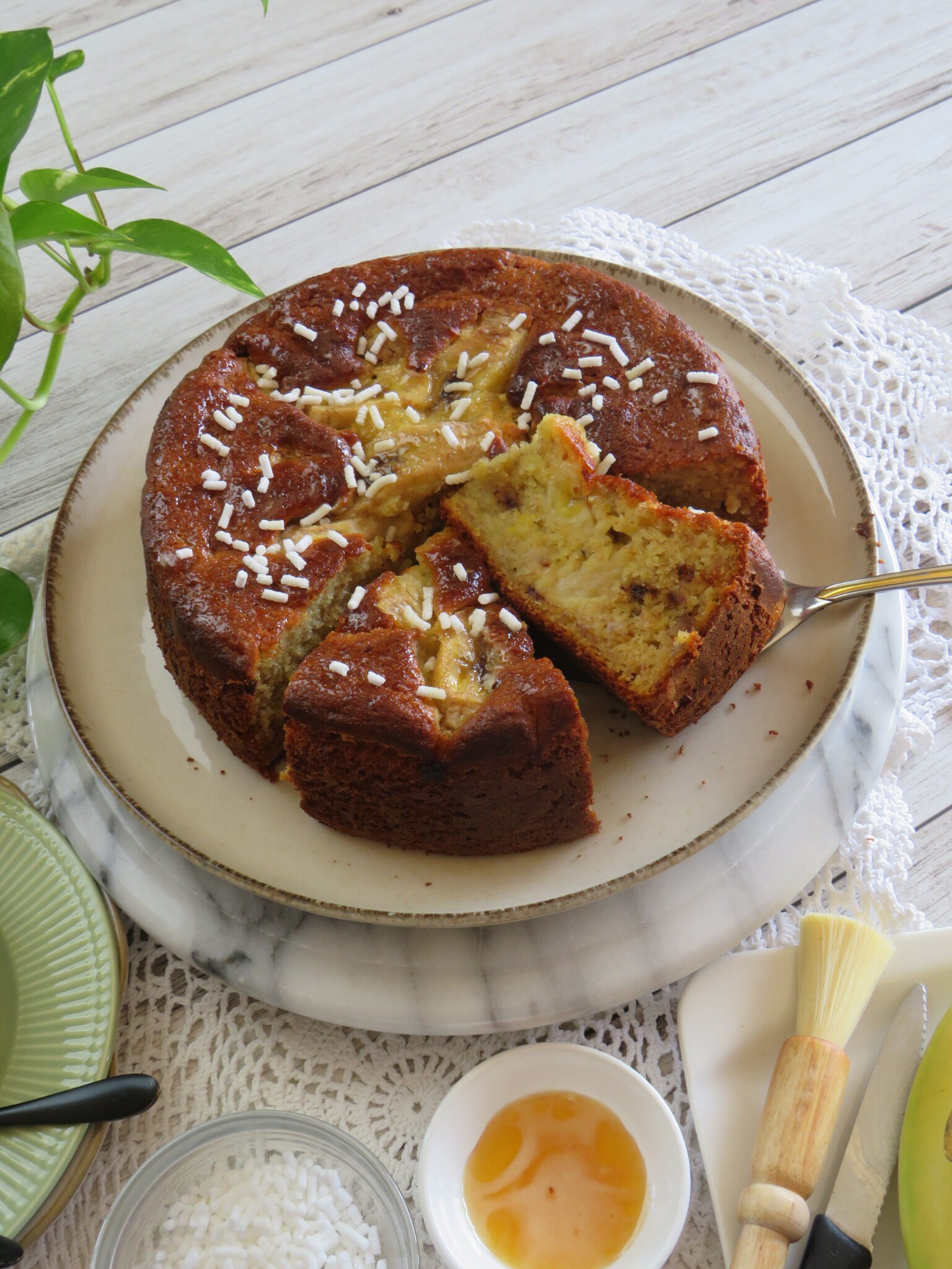 Torta di banane e gocce di cioccolato: ricetta facile – dolcEsalato