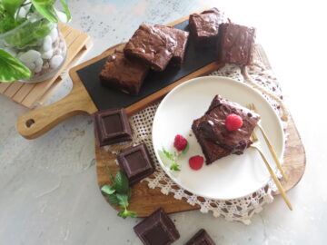 Brownie al cioccolato: Crosticina Croccante e Cuore Morbido